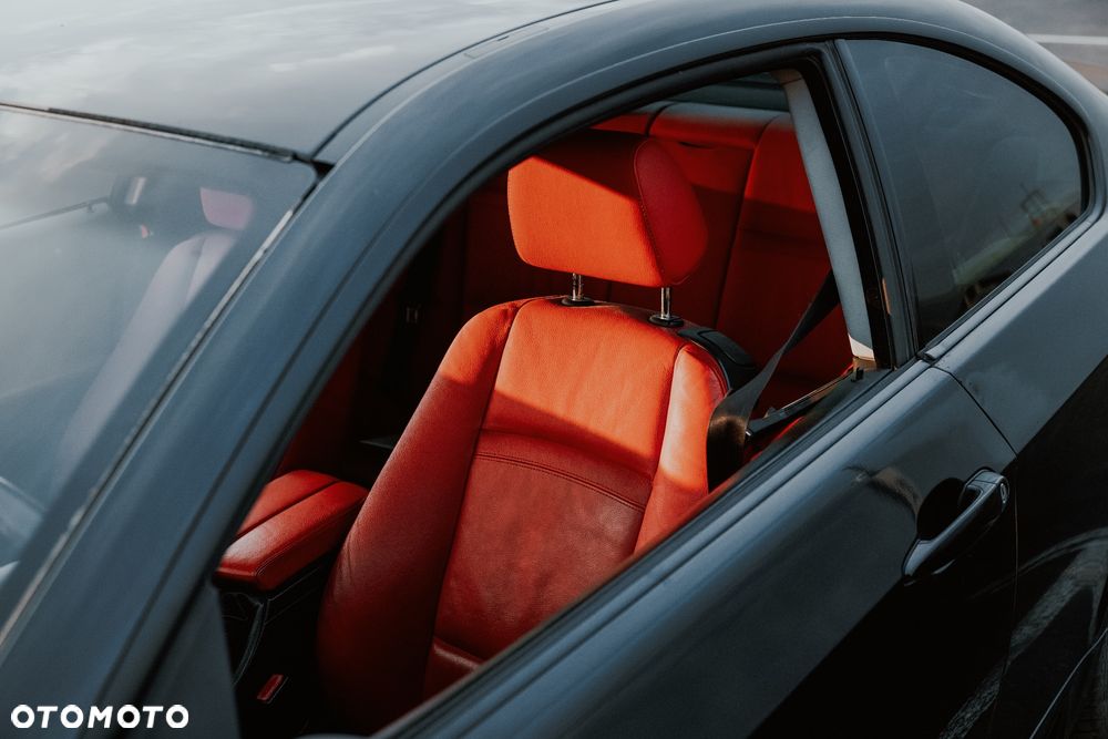 BMW Seria 3 320i M Sport Edition - 10