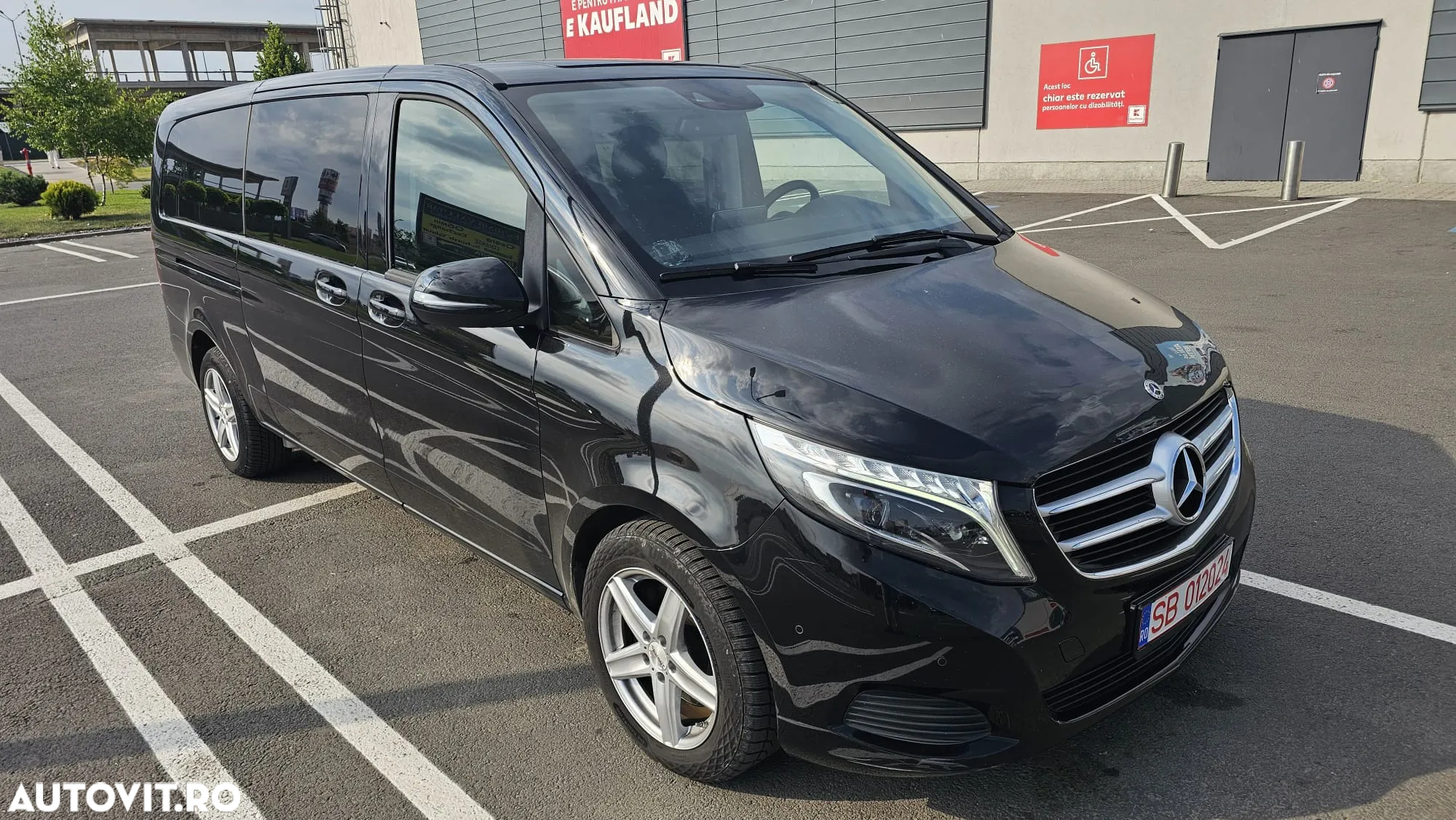 Mercedes-Benz V 220 d extralang 4Matic 7G-TRONIC Avantgarde Edition - 2