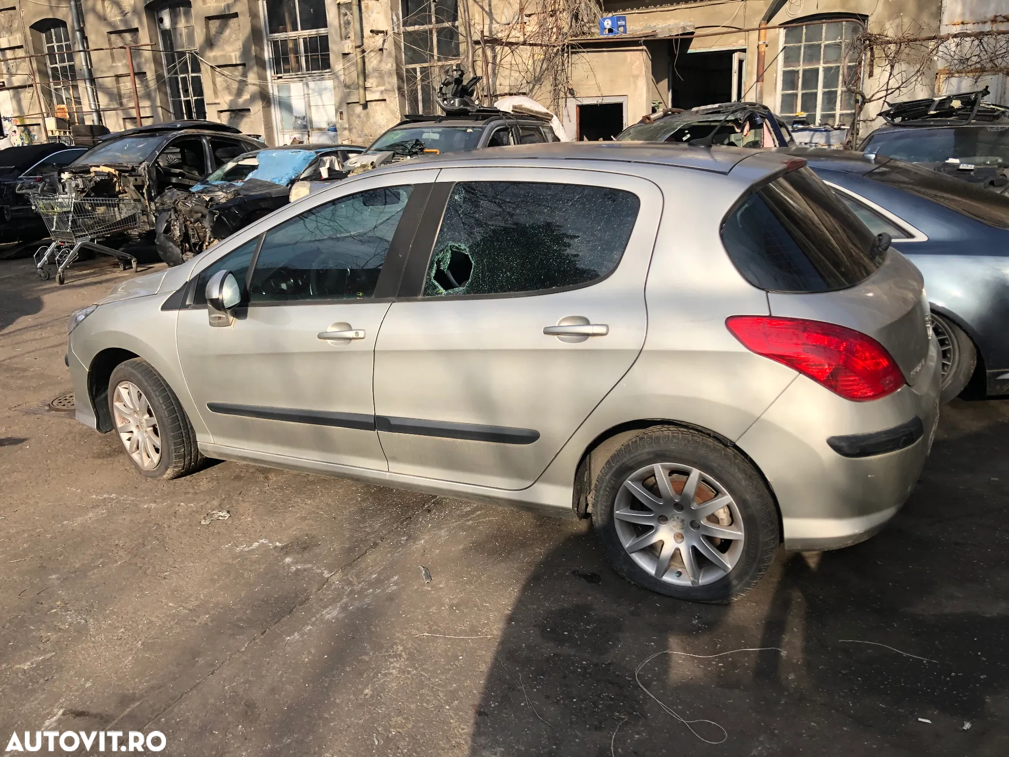 Dezmembrez Peugeot 308 gri argintiu 1.6 HDI cutie automata - 6
