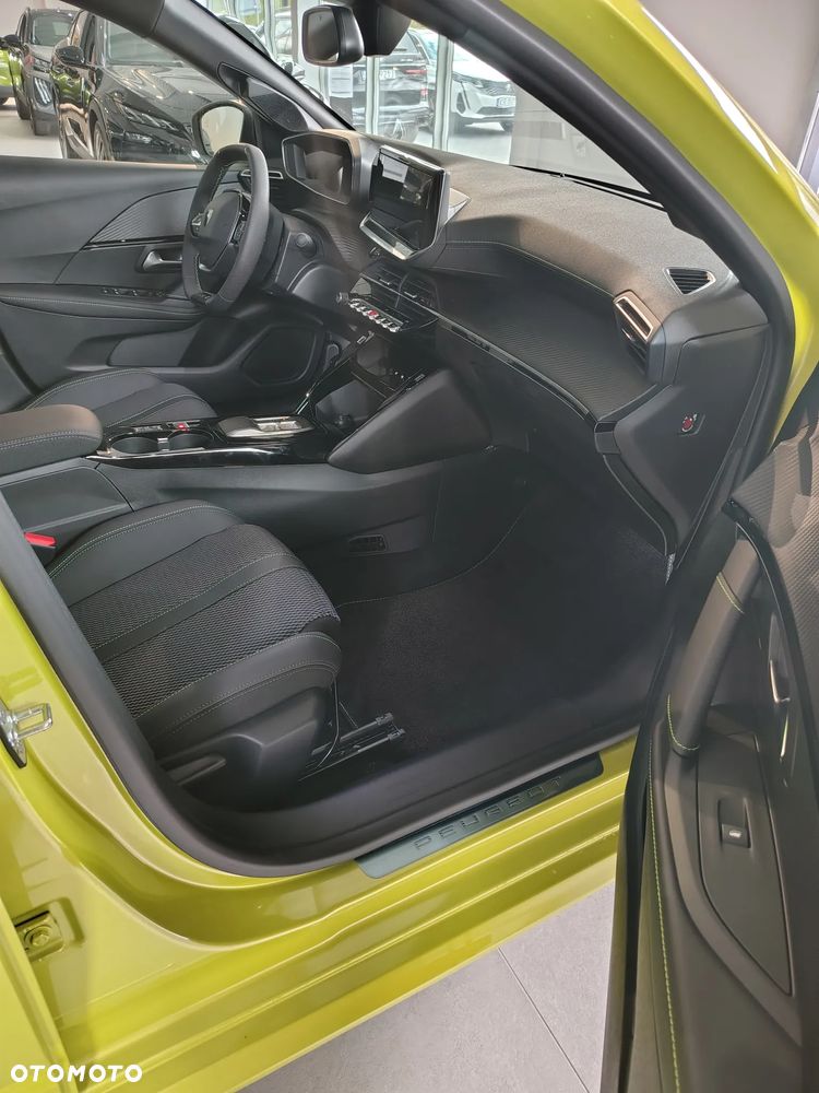 Peugeot 208 1.2 mHEV GT - 11