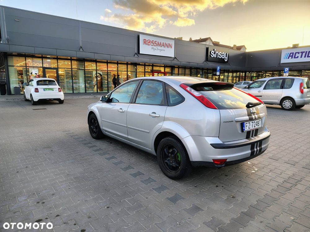 Ford Focus 1.6 TDCi DPF Ambiente - 5