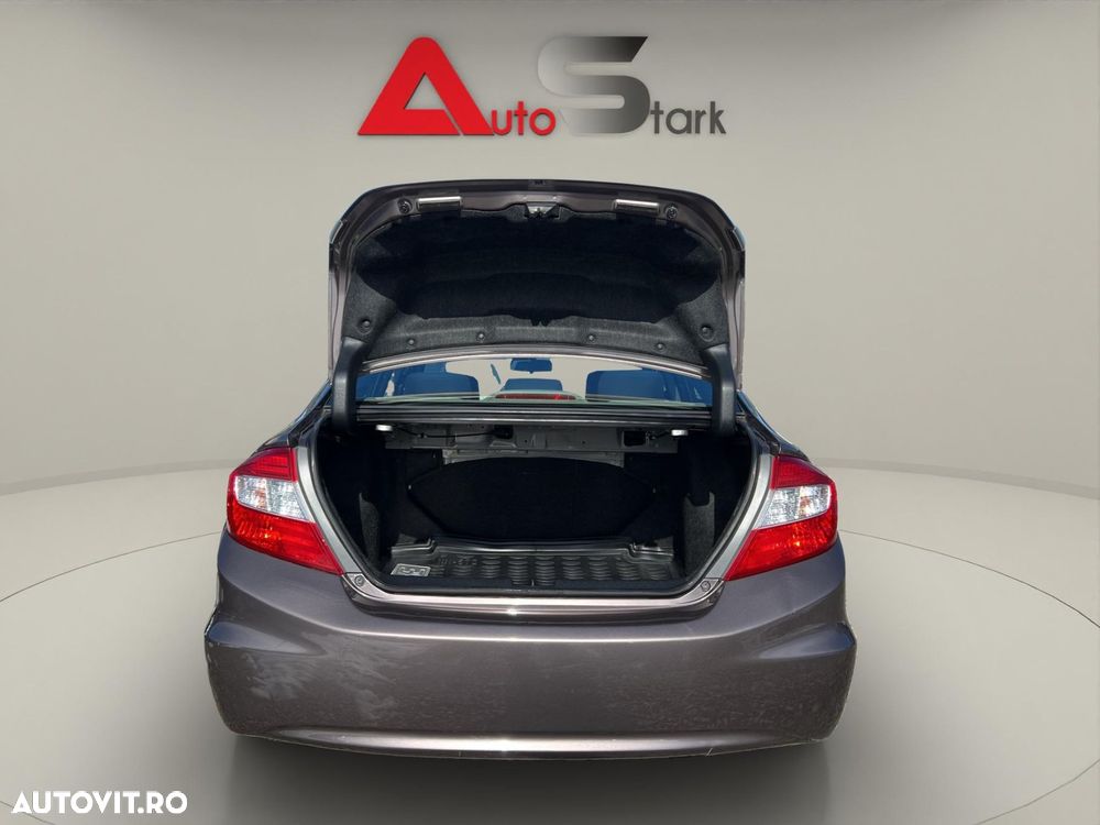 Honda Civic 1.8 i-VTEC Comfort - 34