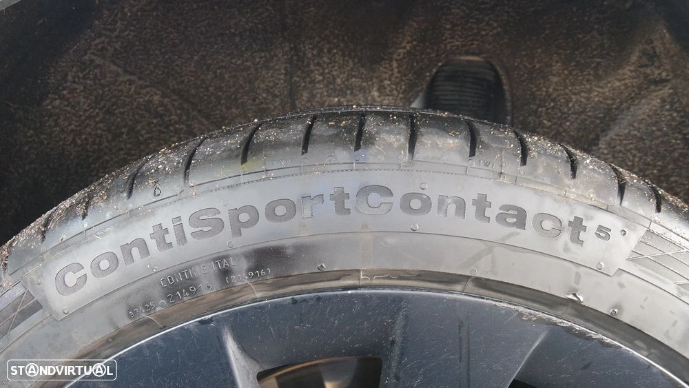 Tesla Model Y Long Range Dual Motor AWD - 42