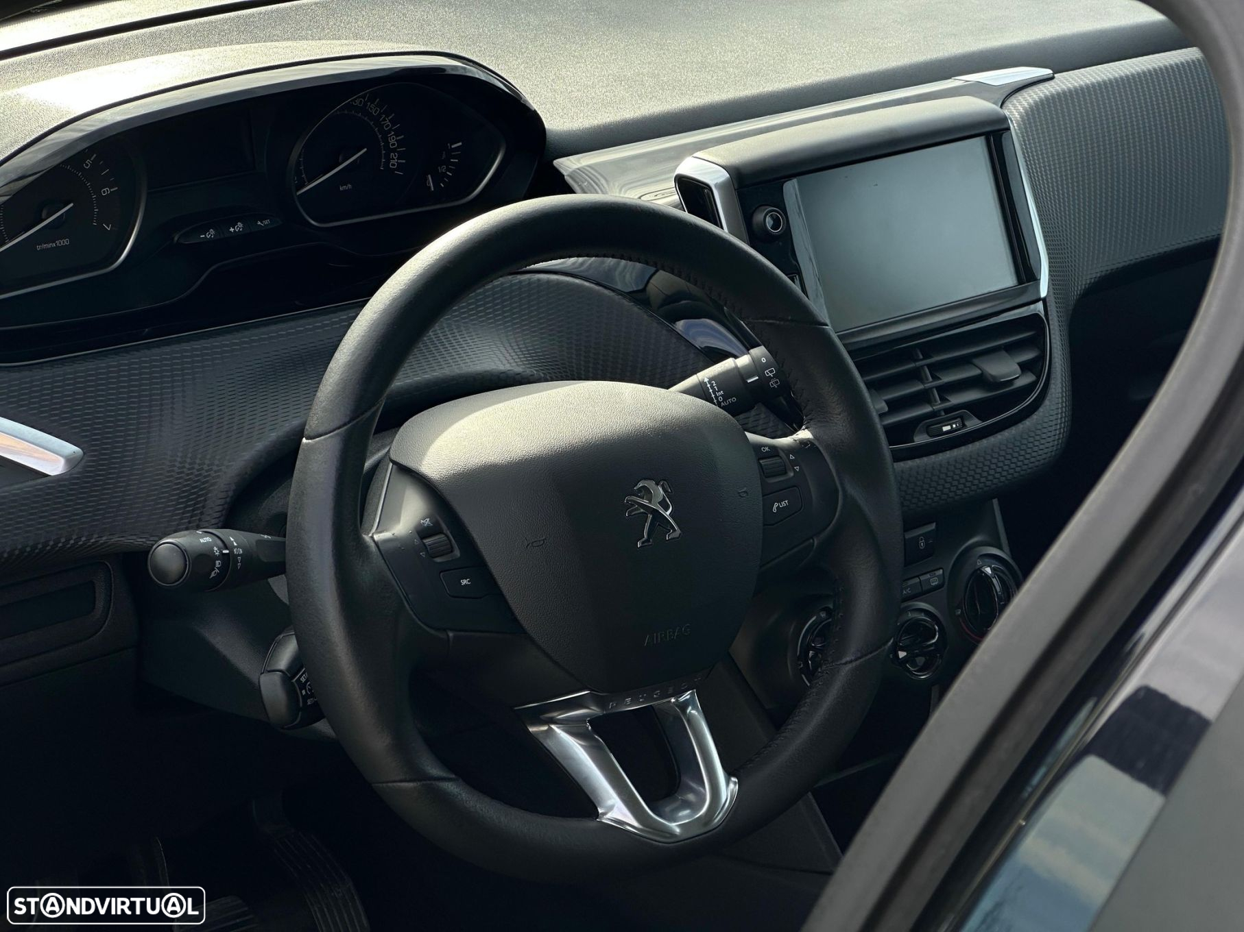 Peugeot 208 - 9