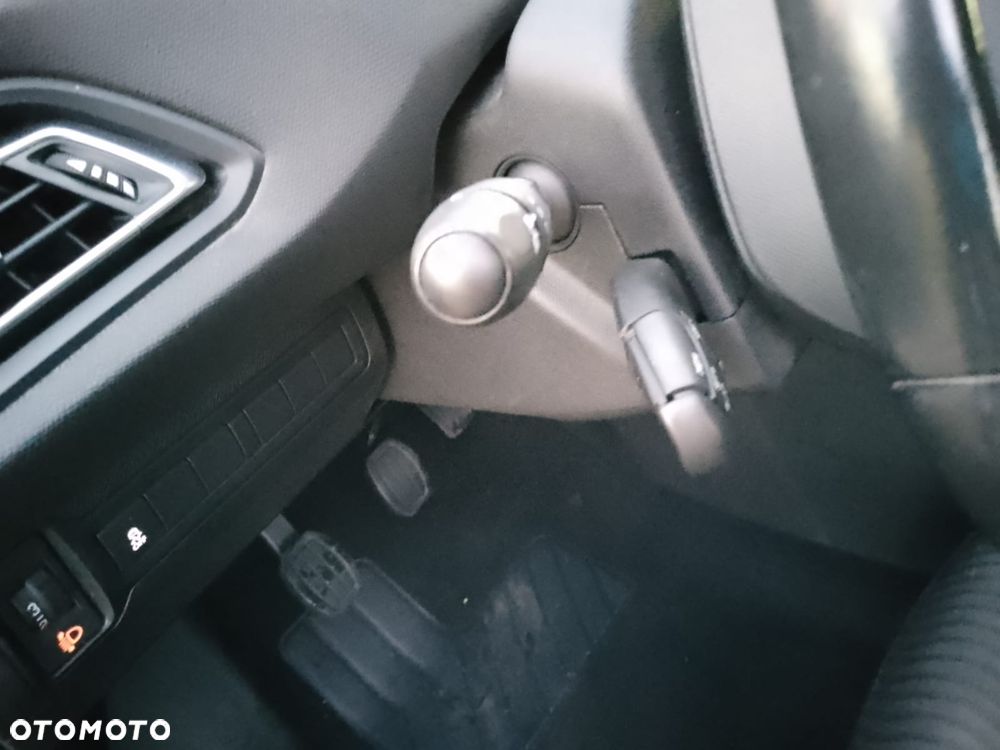 Peugeot 308 1.6 HDi Premium - 22