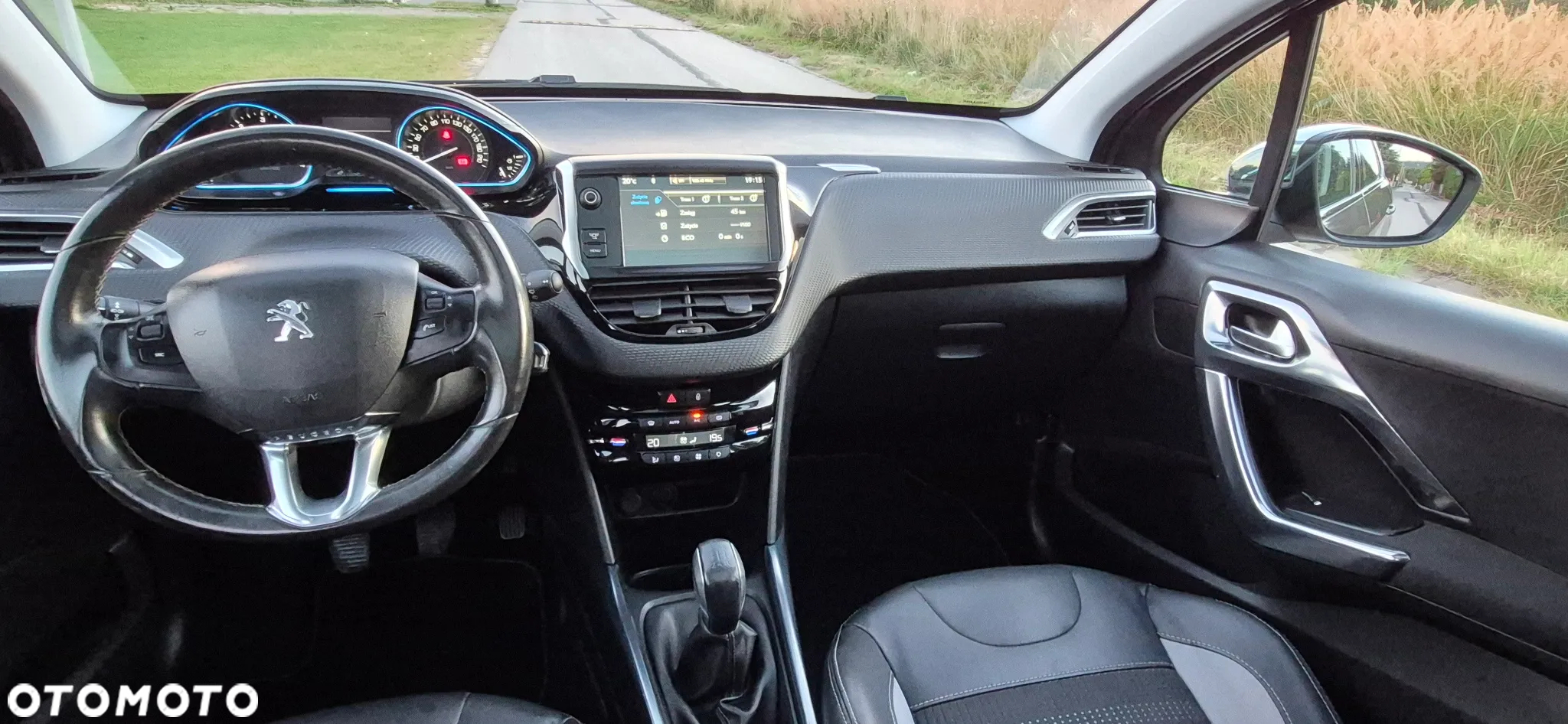Peugeot 2008 1.6 e-HDi Allure S&S - 15