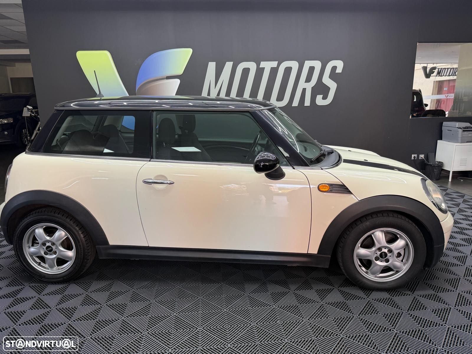 MINI 3 Portas Cooper Auto - 7