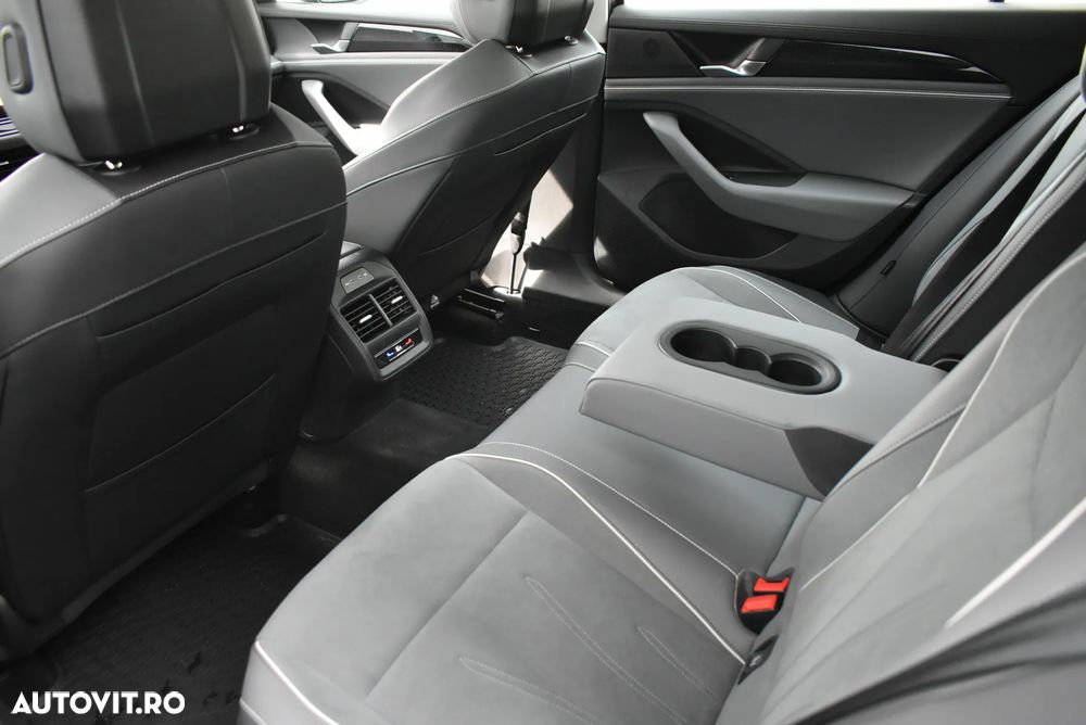 Volkswagen Passat 1.5 eTSI DSG MHEV Business - 26