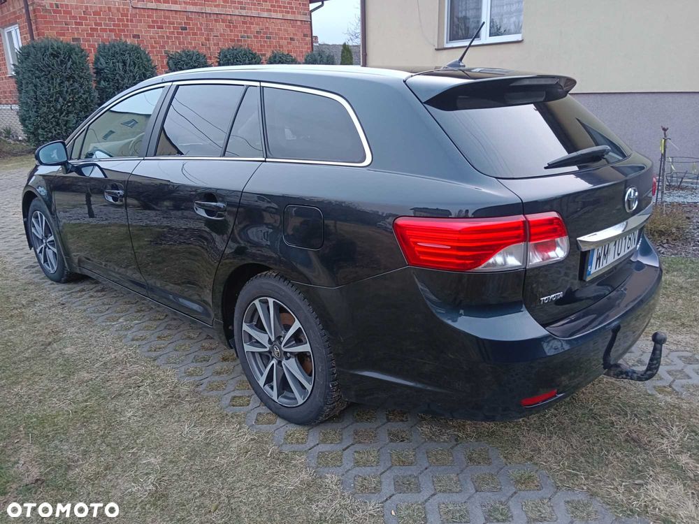 Toyota Avensis - 2