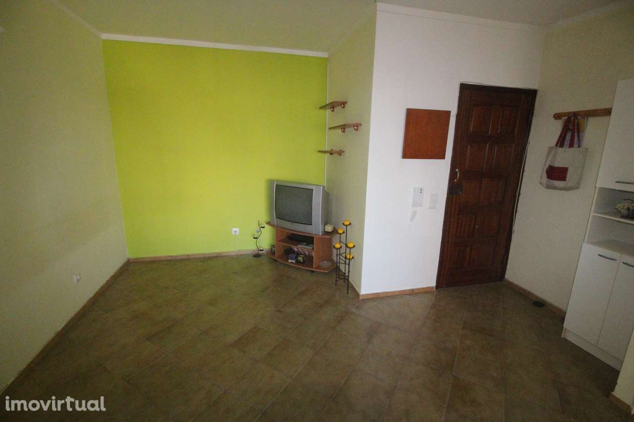 Armação de Pêra, T1 com Estacionamento Privado, Frente ao LIDL - Grande imagem: 3/15