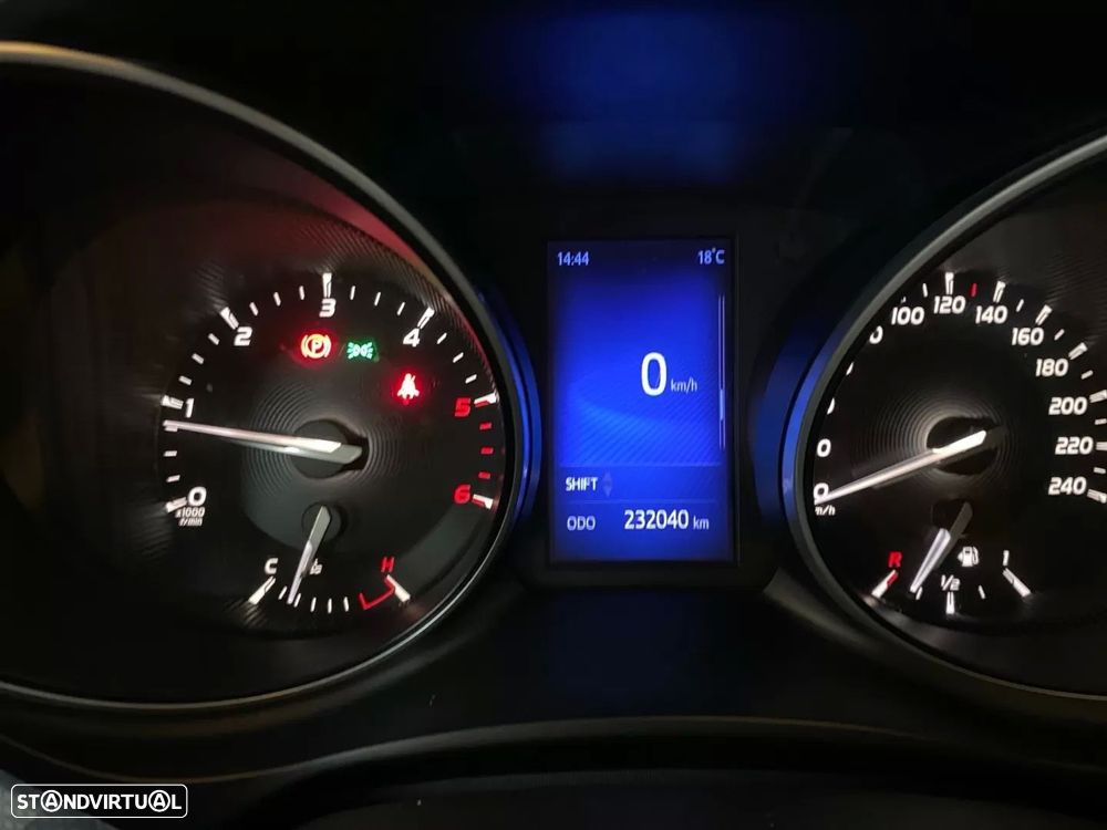 Toyota Avensis Touring Sports 2.0 D-4D Luxury+GPS - 10