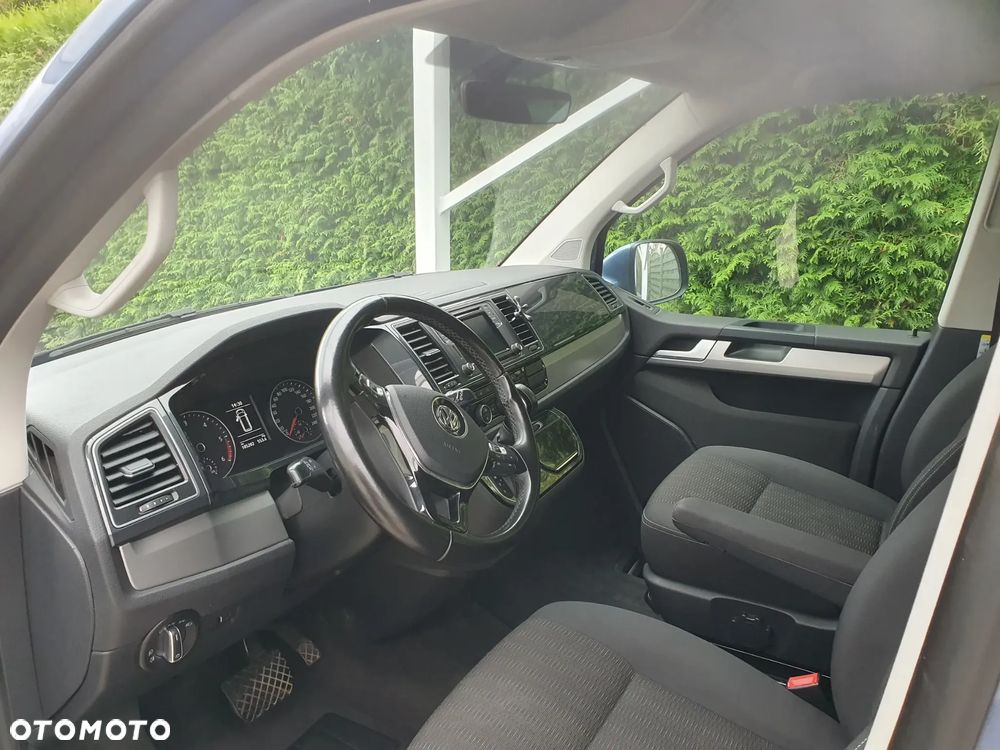 Volkswagen Multivan - 21