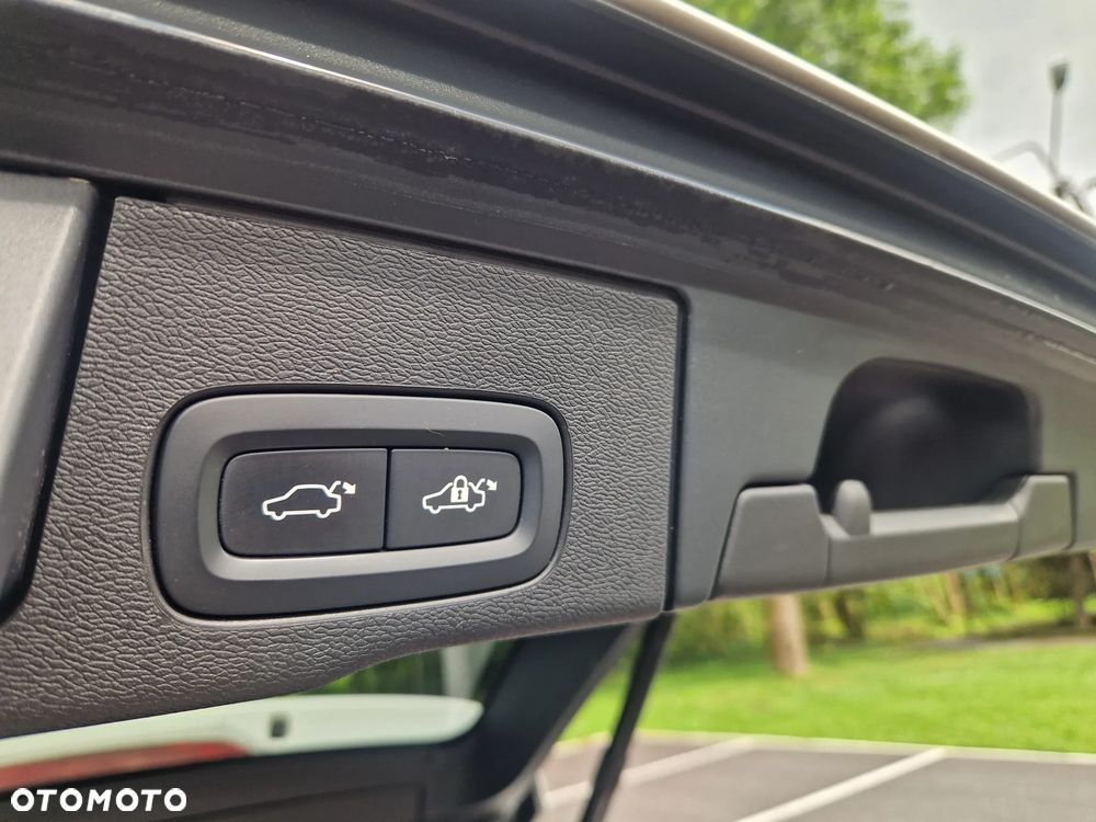 Volvo XC 60 B5 D AWD Geartronic Momentum - 23