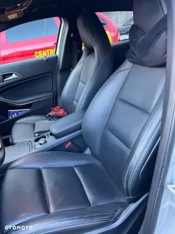 Mercedes-Benz GLA 250 4-Matic Urban - 9