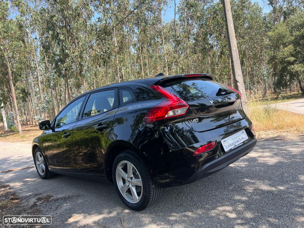 Volvo V40 2.0 D2 Momentum - 11