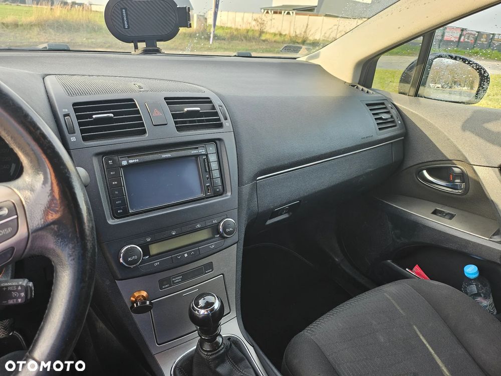 Toyota Avensis 1.8 Sol - 8