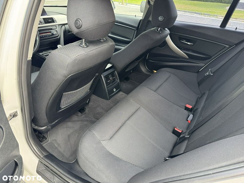 BMW Seria 3 318d - 19