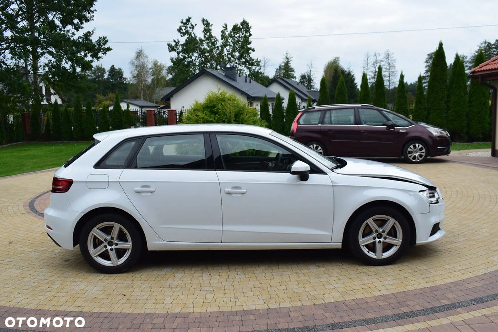 Audi A3 Sportback 1.5 TFSI S tronic - 4