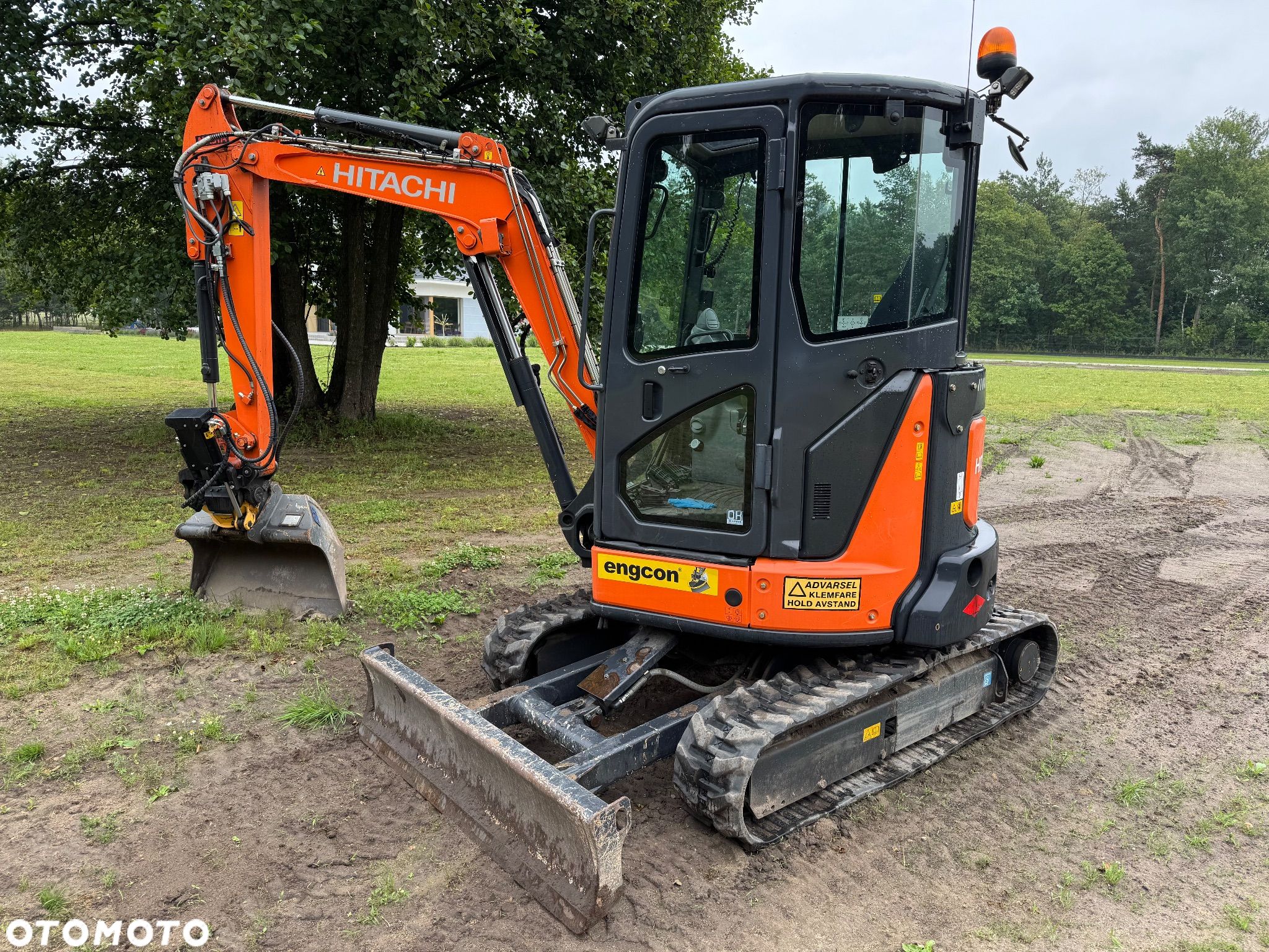 Hitachi ZX33U-5A - 6