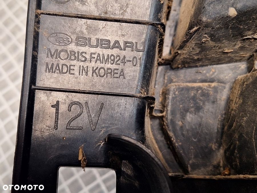 lampa tyl tylna lewa subaru xv I 2011- fam924-01 europa orginal demontaz - 6