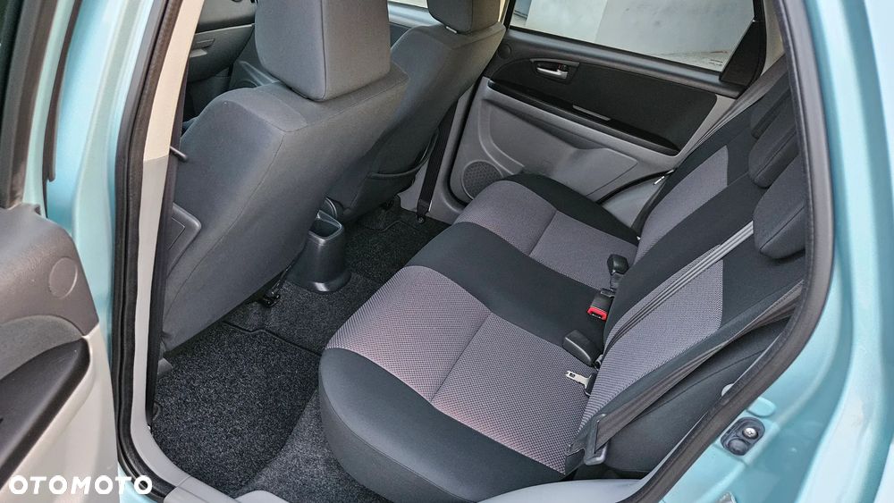Suzuki SX4 - 25
