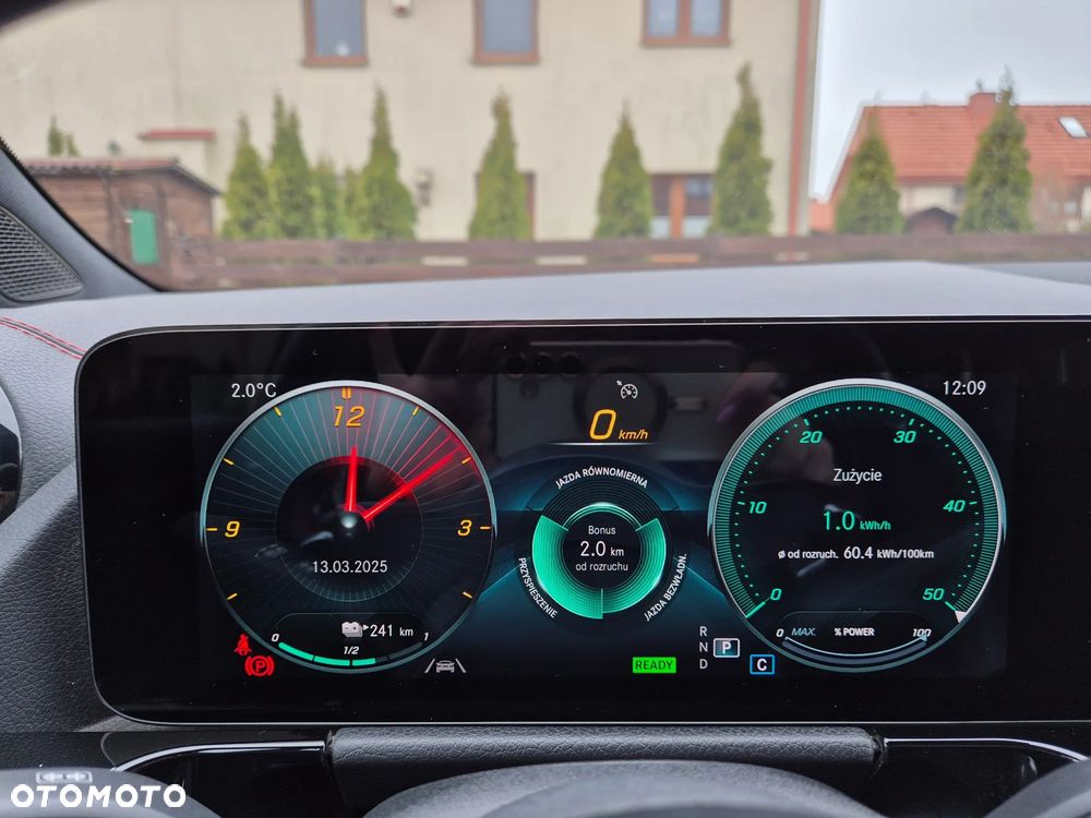 Mercedes-Benz EQA 250 - 10