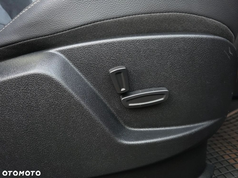 Ford S-Max 2.0 TDCi Titanium - 25