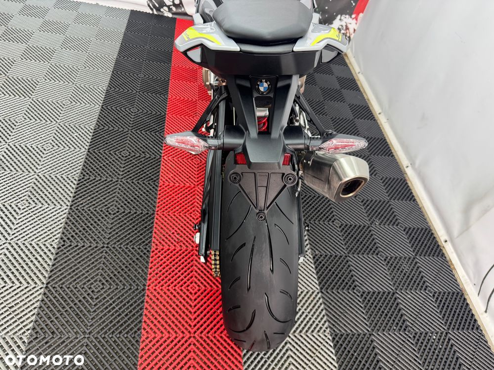 BMW R - 19