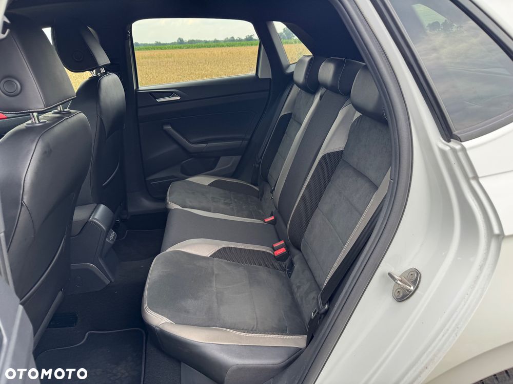 Volkswagen Polo 2.0 TSI DSG GTI - 24