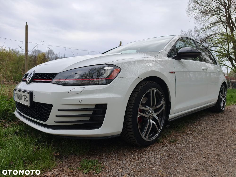 Volkswagen Golf - 7