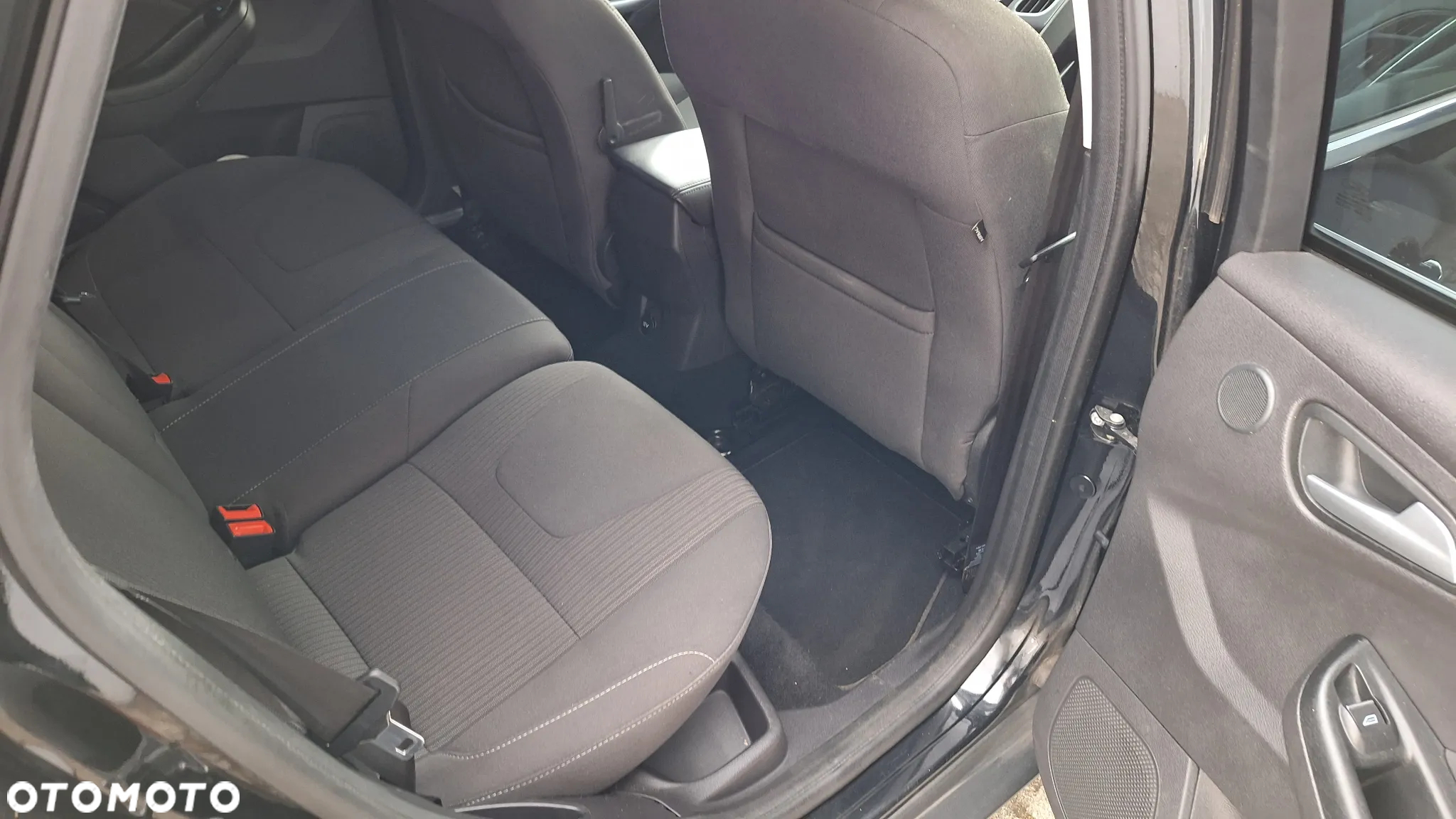 Ford Focus Turnier 1.6 TDCi DPF Titanium - 9
