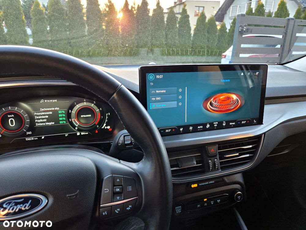 Ford Focus 1.0 EcoBoost Titanium X - 32