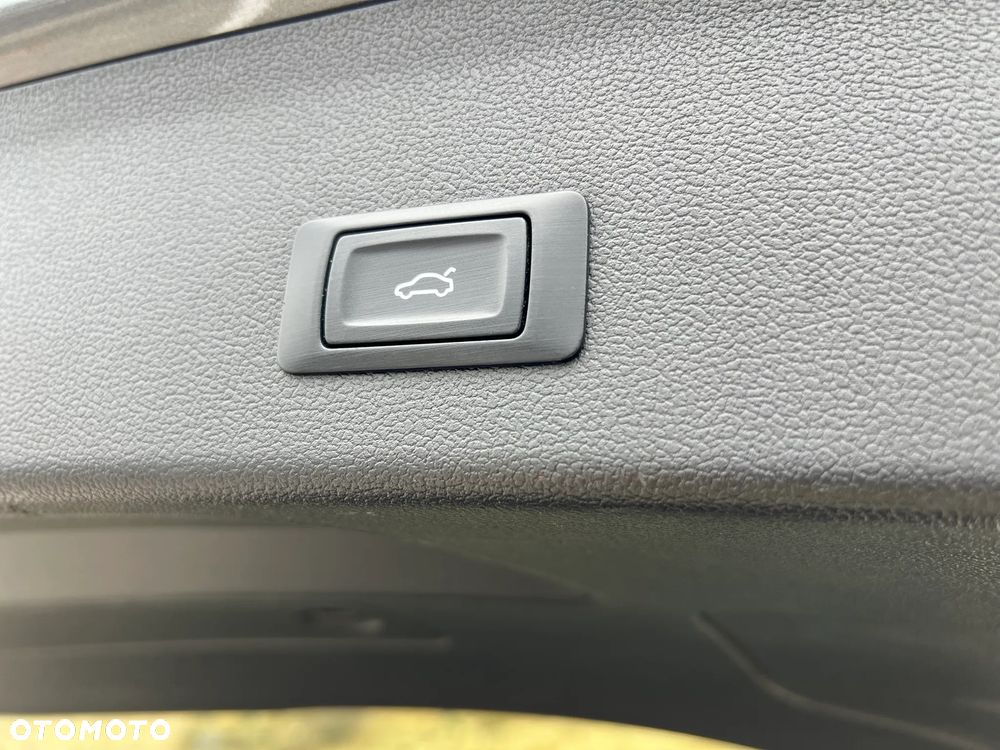 Audi A4 Avant 2.0 TDI DPF quattro S tronic S line Sportpaket - 28