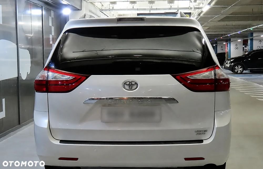 Toyota Sienna - 3