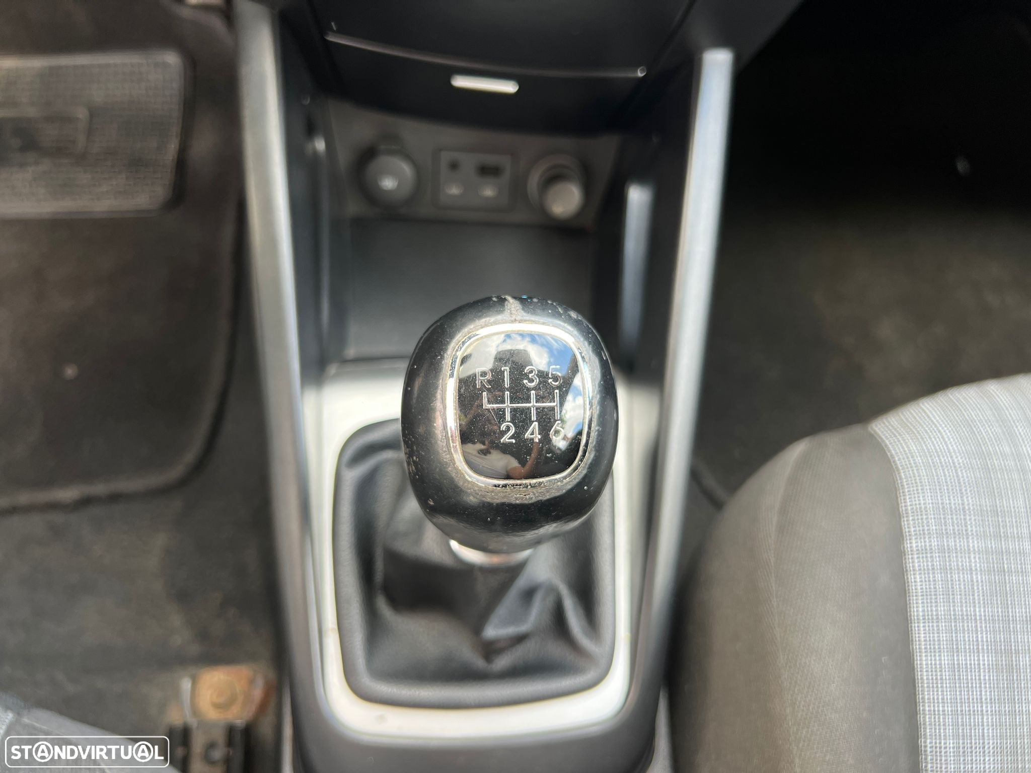 Kia Ceed S Coupé 1.6 CRDi EX - 32
