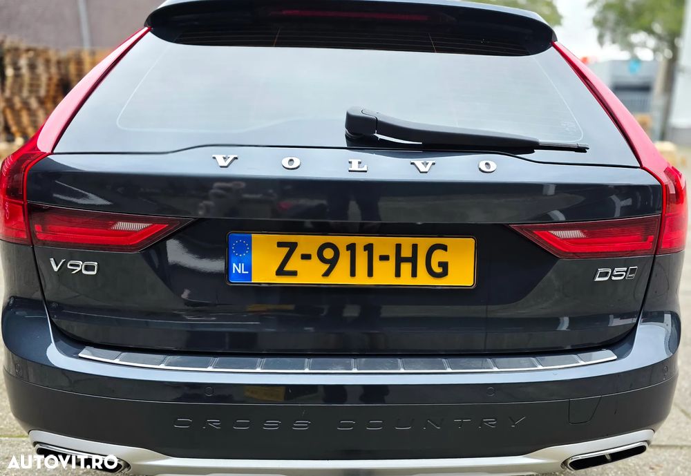 Volvo V90 V90CC D5 AWD - 9