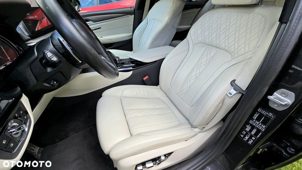 BMW Seria 5 530i xDrive M Sport sport - 14
