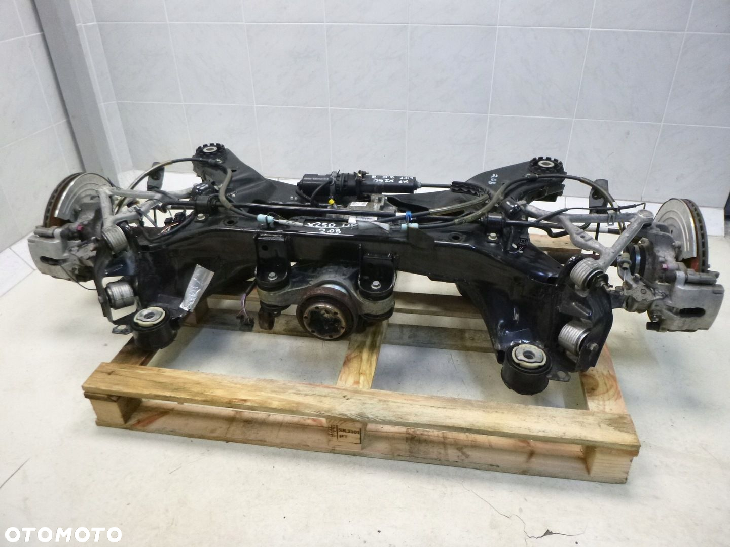 JAGUAR XF X250 2.0 B LIFT ZAWIESZENIE TYLNE TYŁ - 4