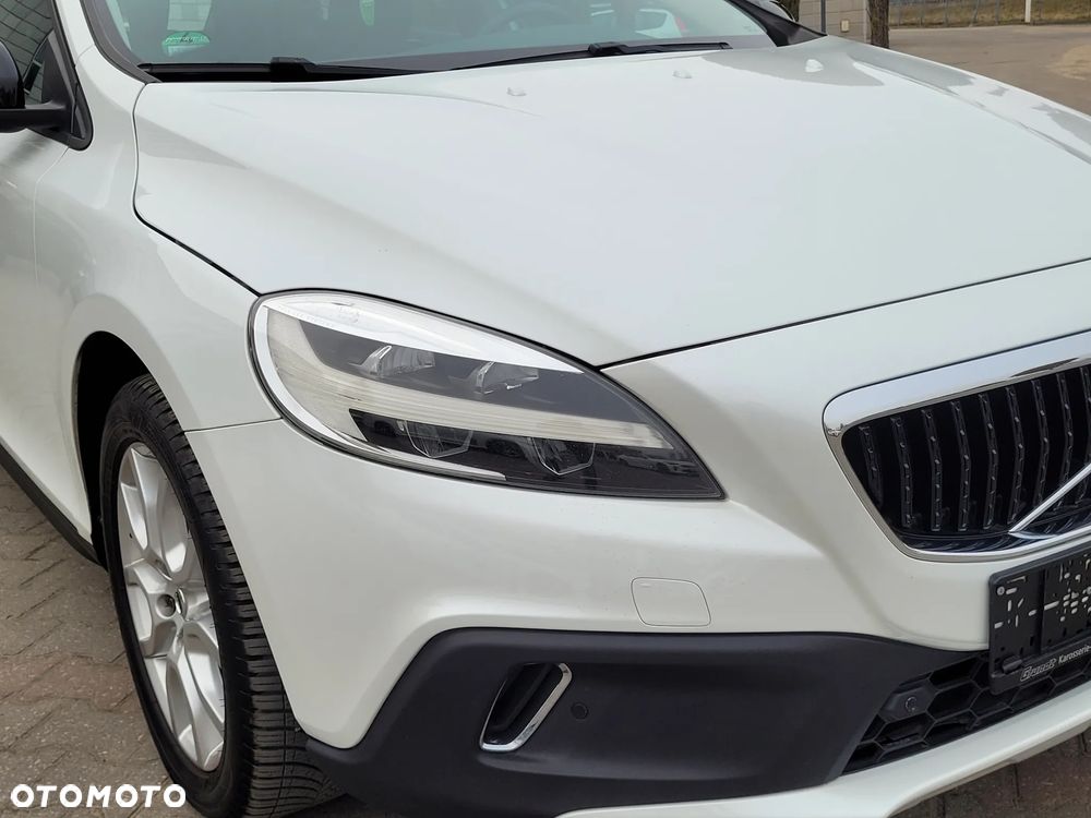 Volvo V40 Cross Country D2 Momentum - 30
