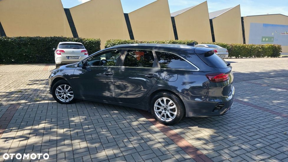 Kia Ceed 1.6 CRDi mHEV Business Line DCT - 13