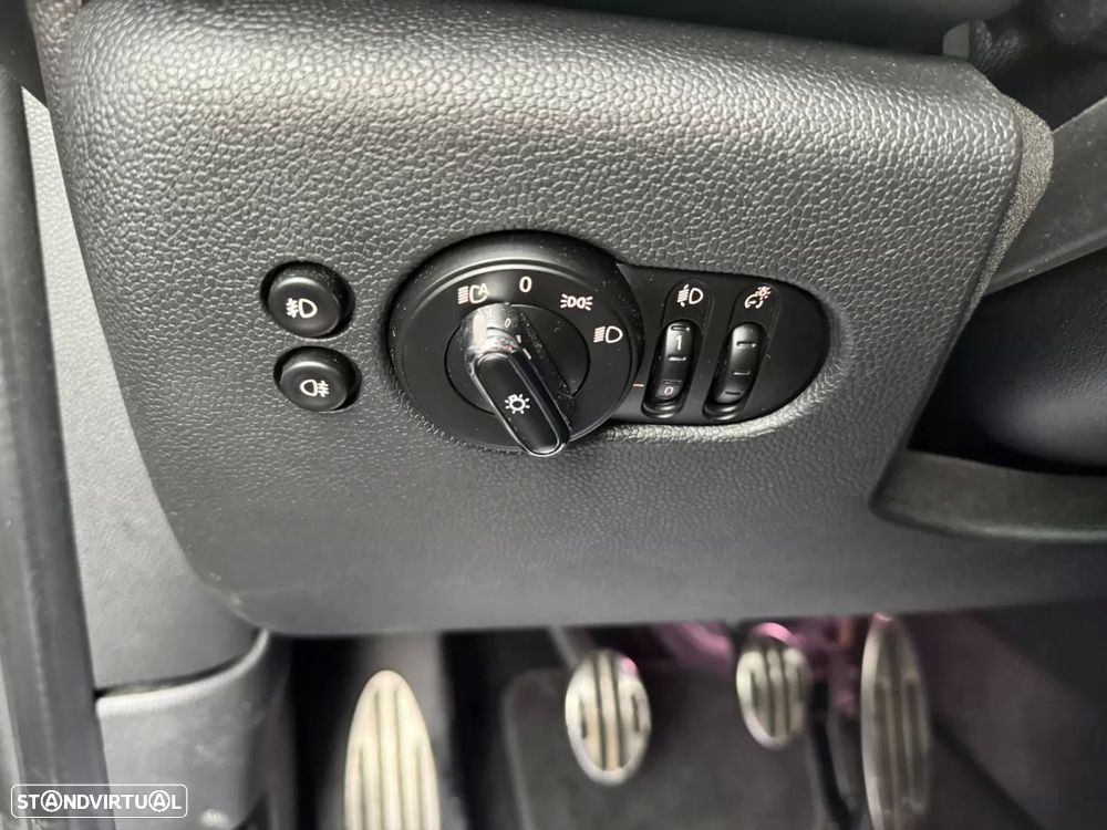 MINI 3 Portas One D - 15