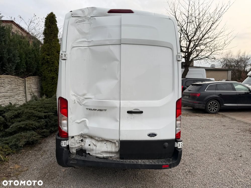 Ford Transit - 12