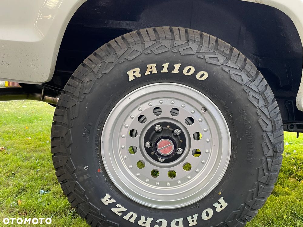 Ford Bronco - 12