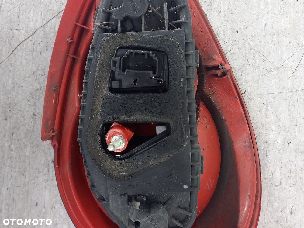 LAMPA TYLNA PRAWA TOYOTA AYGO I 81550-0H020 HATCHBACK 5 DRZWI - 3