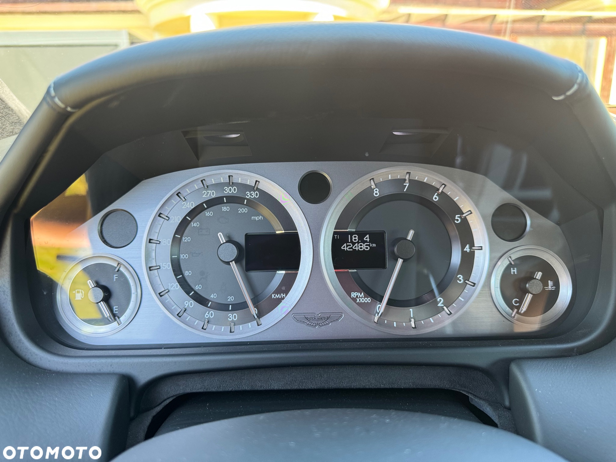 Aston Martin DB9 Touchtronic - 14