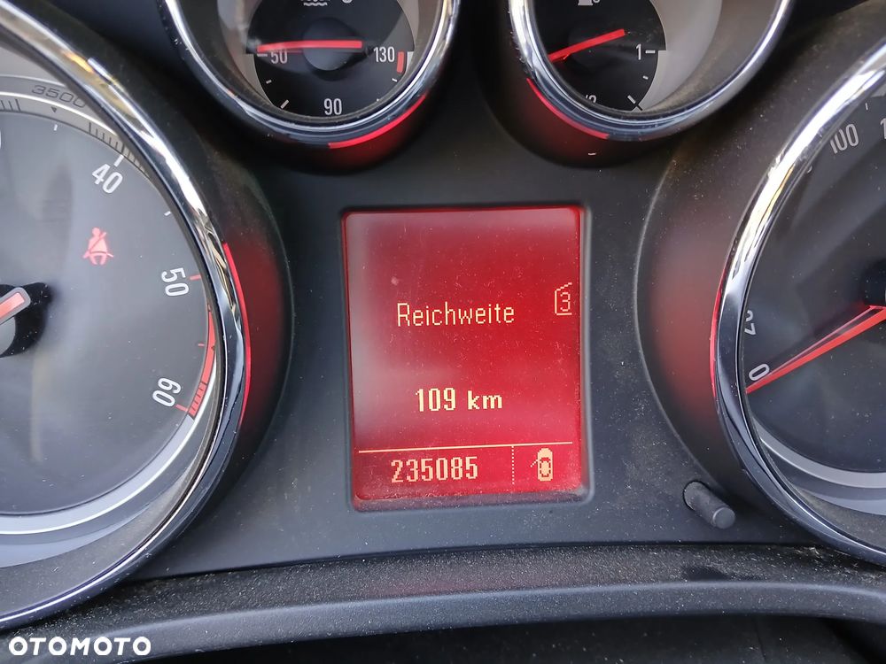 Opel Insignia - 18