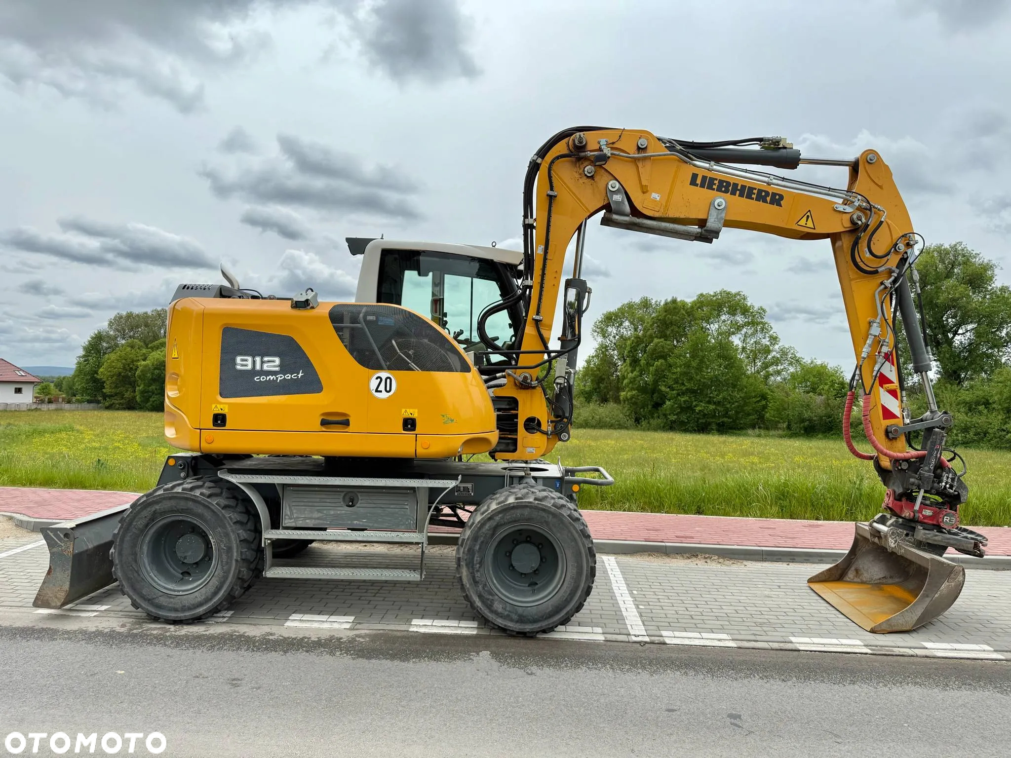 Liebherr A912 COMPACT *2017ROK, 3400 PRZEBIEGU, ROTOTILT ze szczypcami* - 6