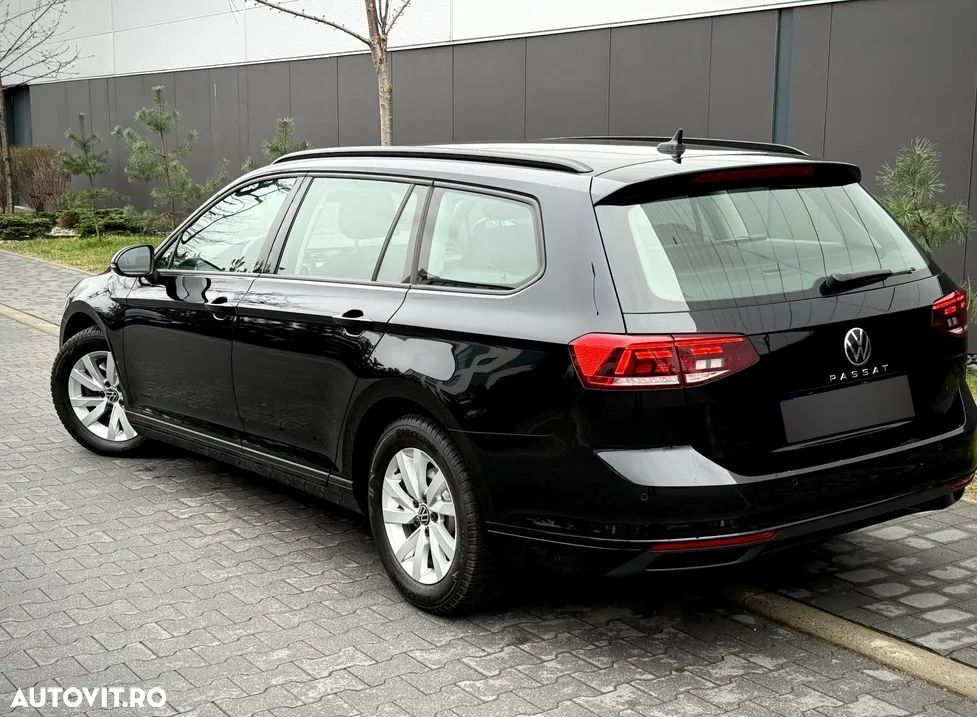 Volkswagen Passat - 4
