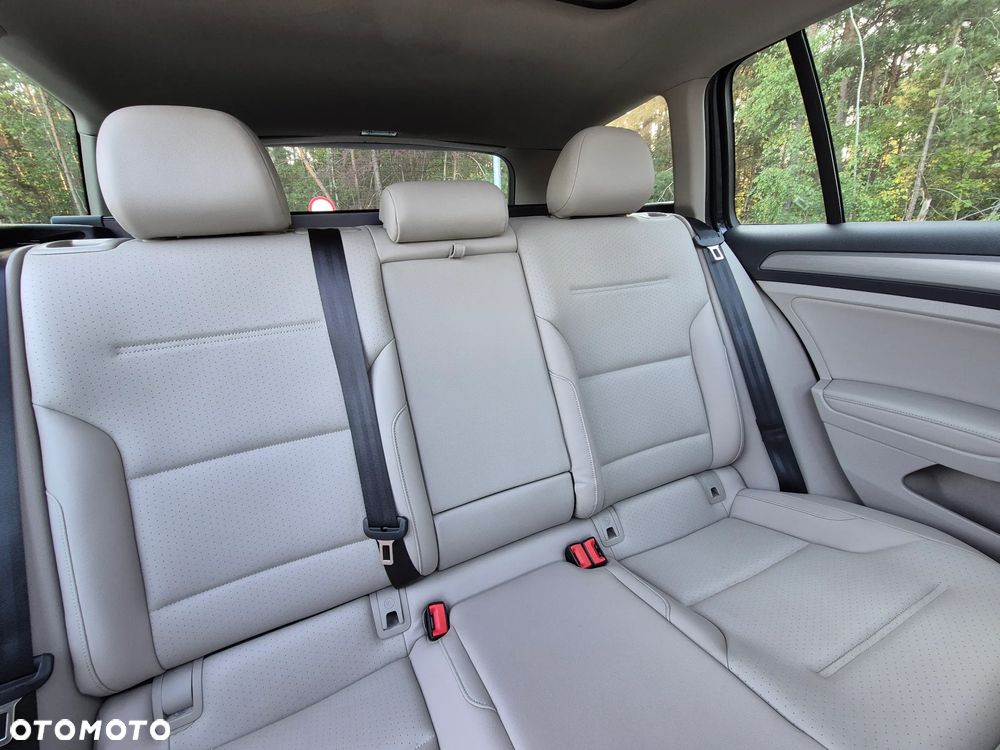 Volkswagen Golf - 14