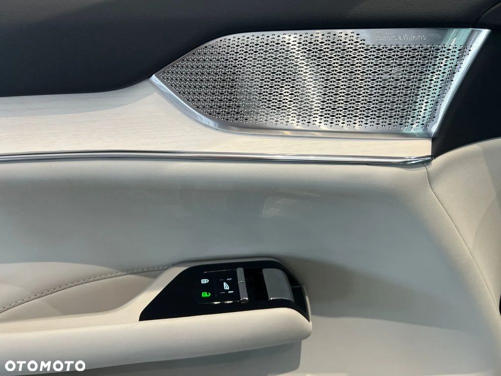 Volvo EX90 - 13